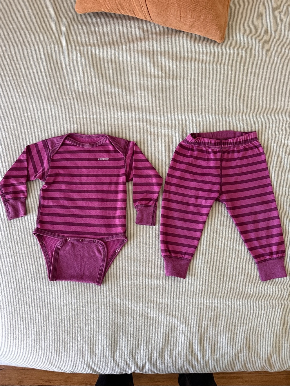 Patagonia Capilene Magenta and Dark Magenta Striped 2 pcs set